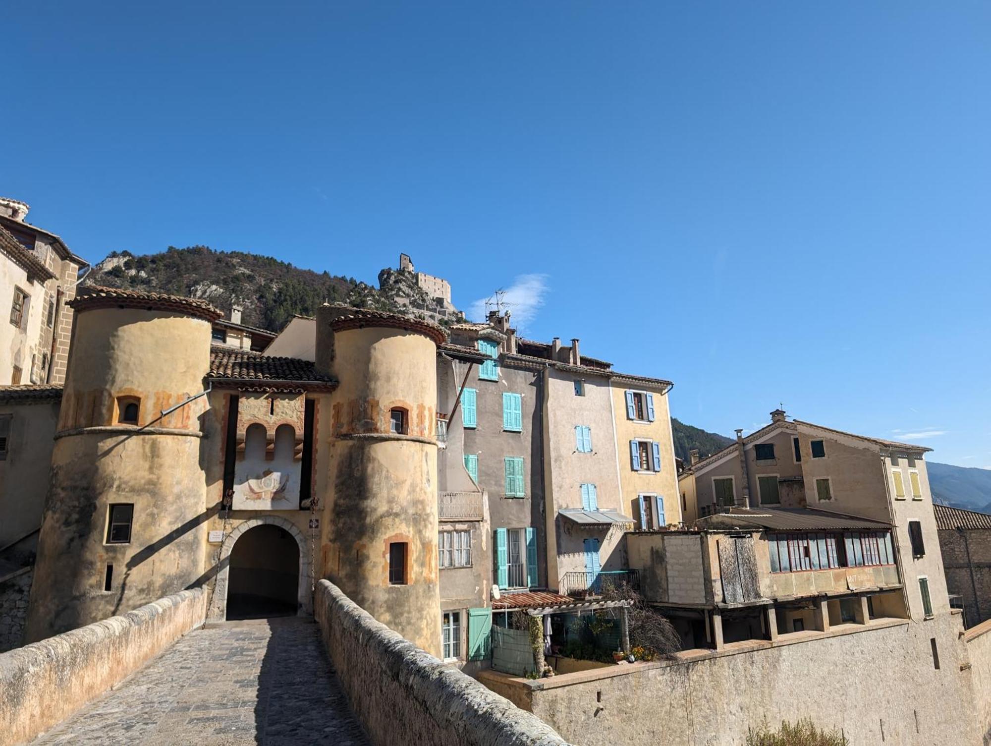 Duplex "La Belle Vue " Lägenhet Entrevaux Exteriör bild