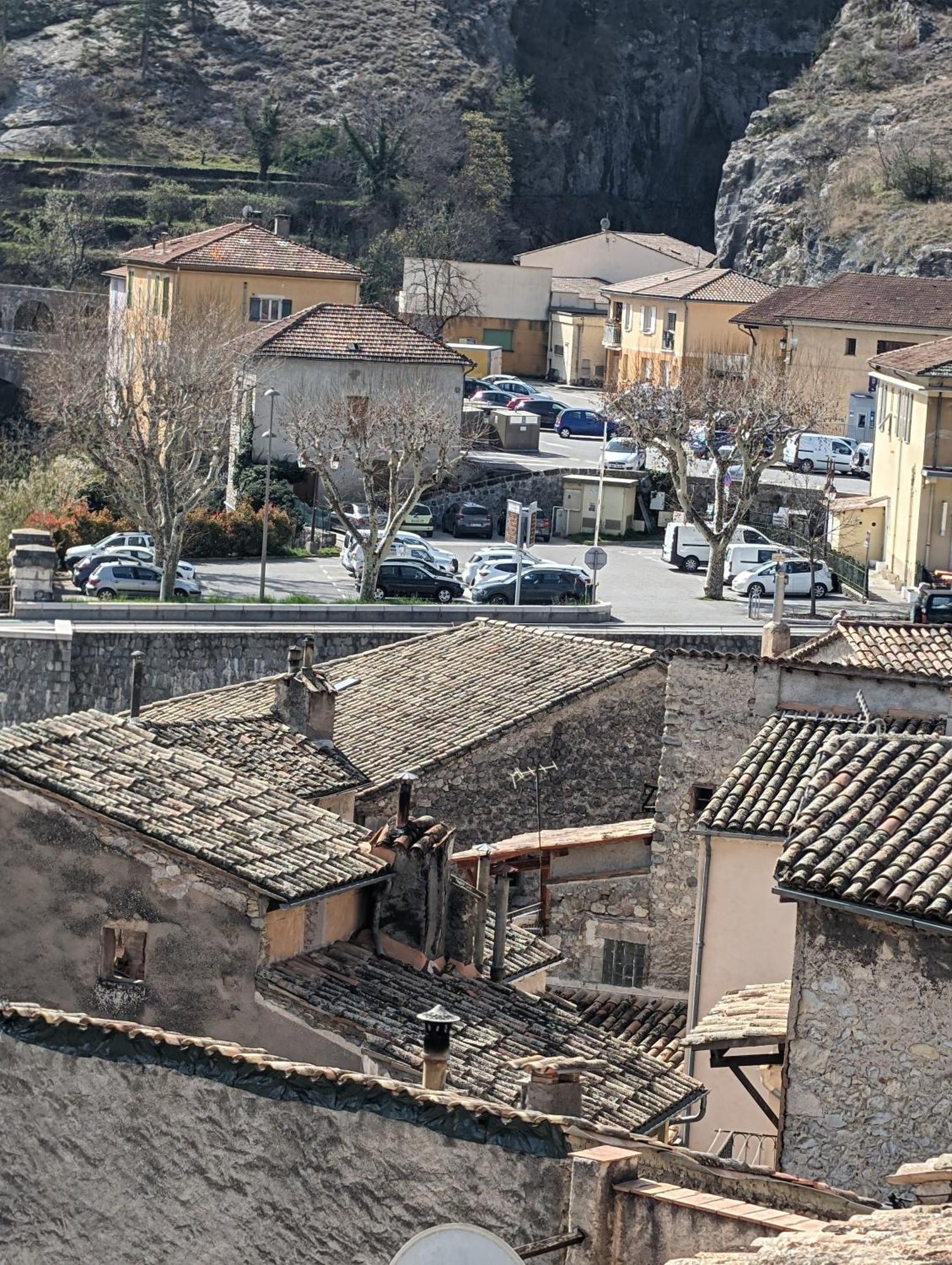 Duplex "La Belle Vue " Lägenhet Entrevaux Exteriör bild